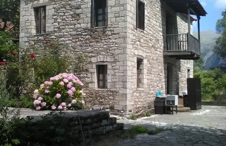 Hotel, Leontito-Argithea
