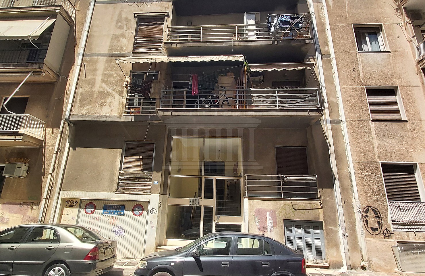 Apartment in Koliatsou Square, Athens