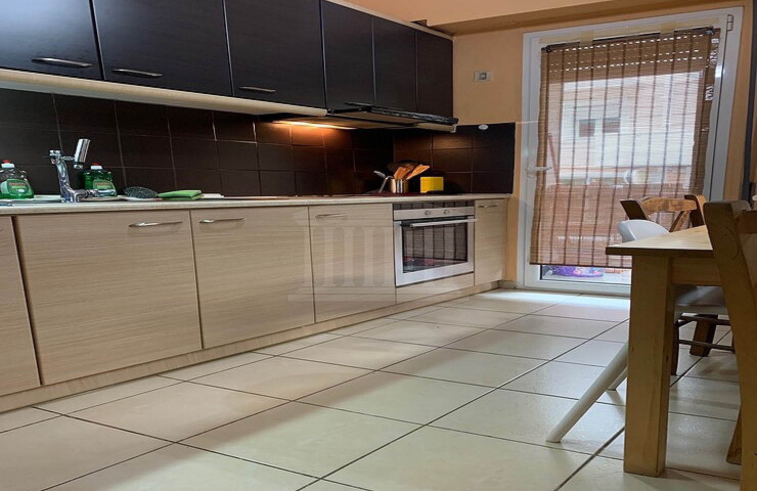 Raised Ground Apartment in Petralona